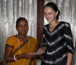 erste
                Spendenübergabe